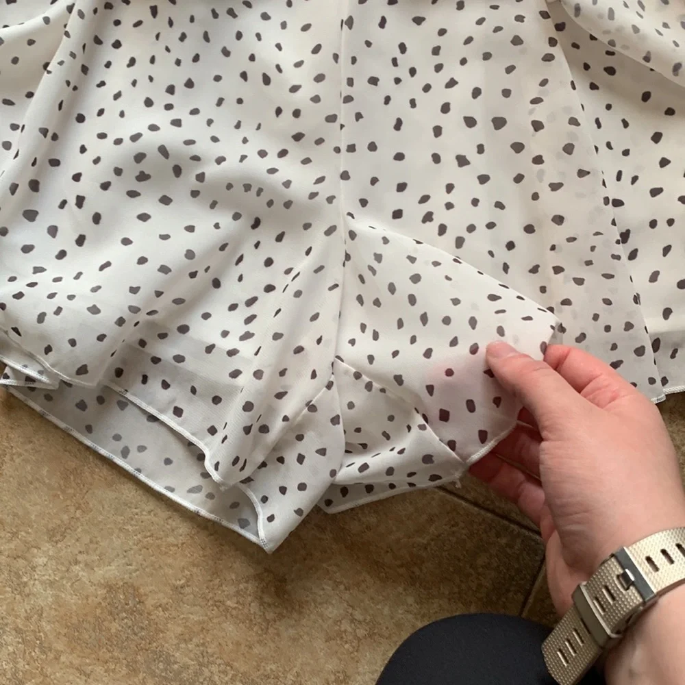 🎉Host Pick🎉 Spotted, Tie-Waist Romper - Picture 4 of 12